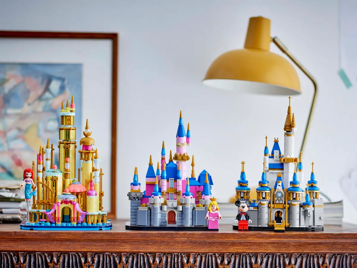 Mini Disney Sleeping Beauty Castle Dreamworld LEGO Store