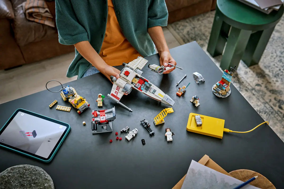 SMART Play™: Luke's Red Five X-Wing™