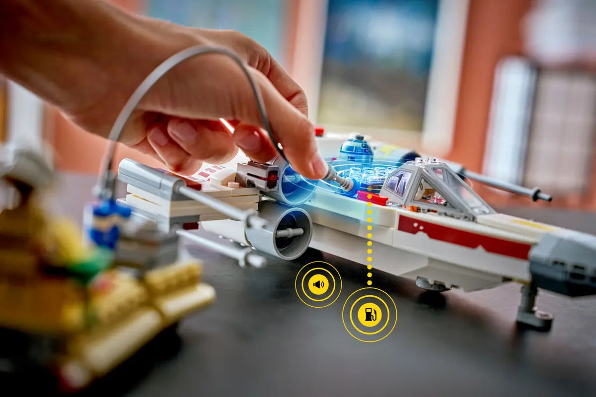 SMART Play™: Luke's Red Five X-Wing™