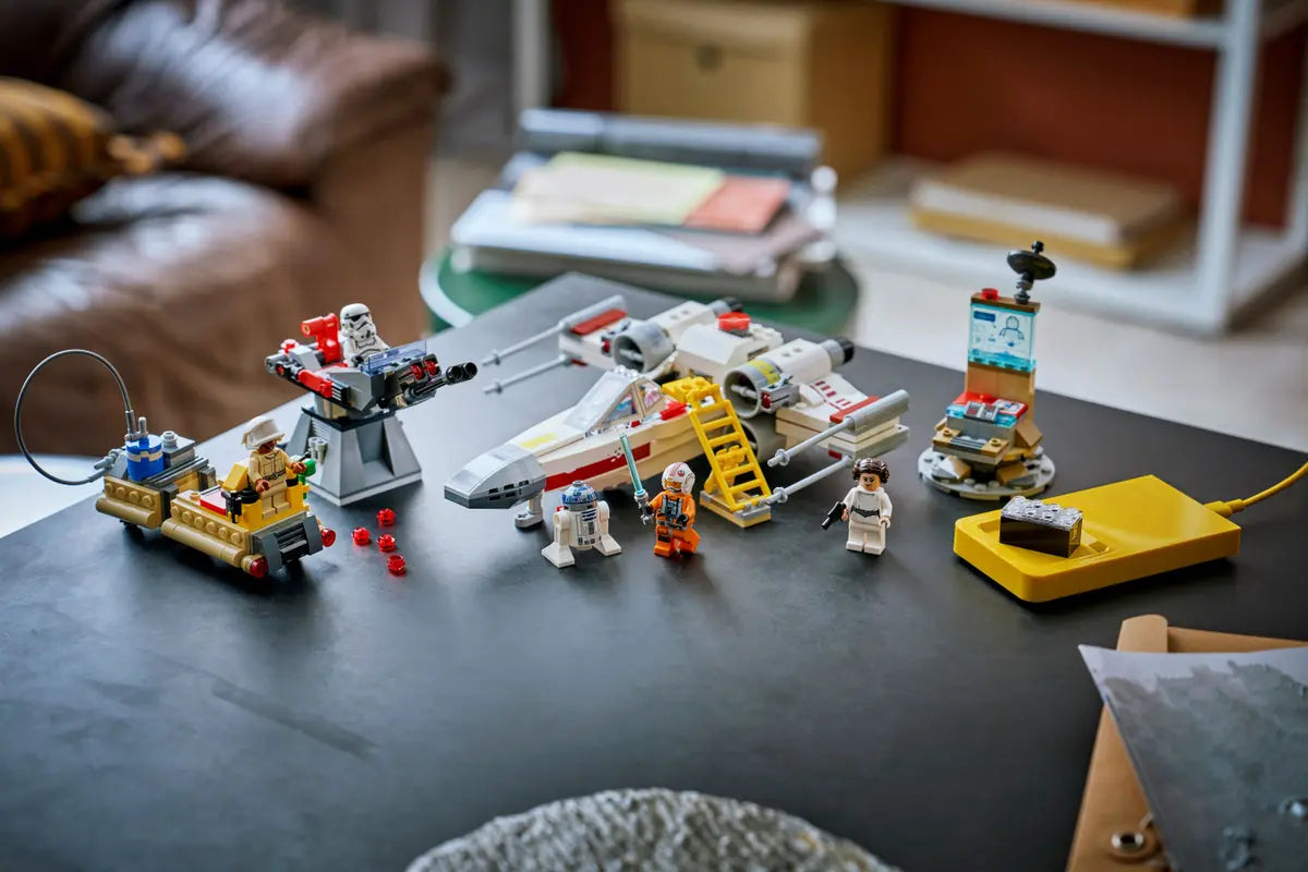 SMART Play™: Luke's Red Five X-Wing™