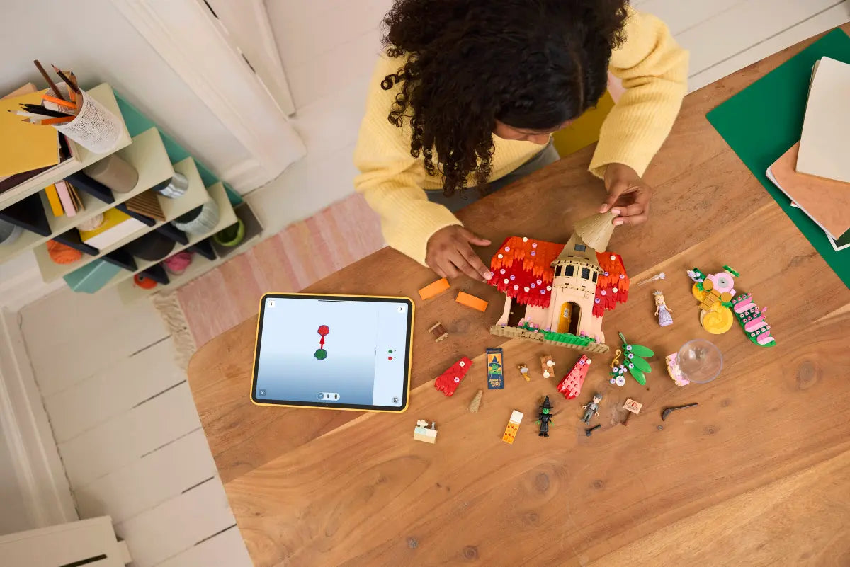 Glinda & Elphaba Visit Munchkinland