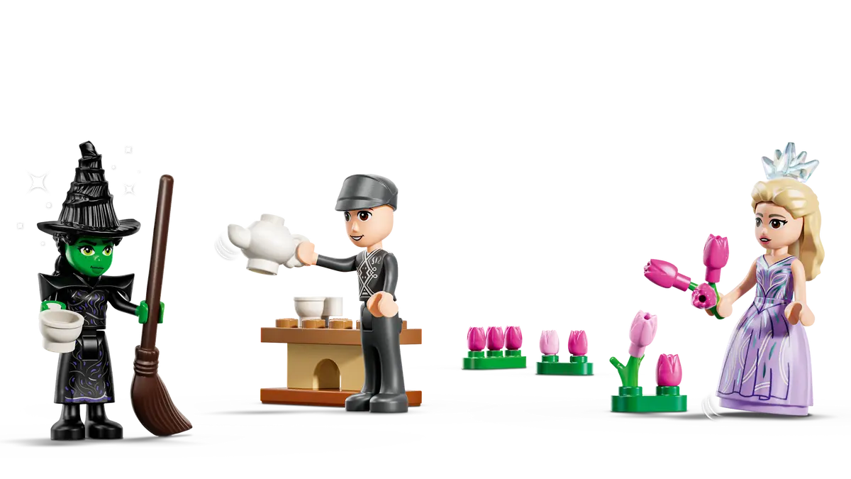 Glinda & Elphaba Visit Munchkinland