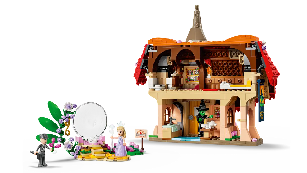 Glinda & Elphaba Visit Munchkinland