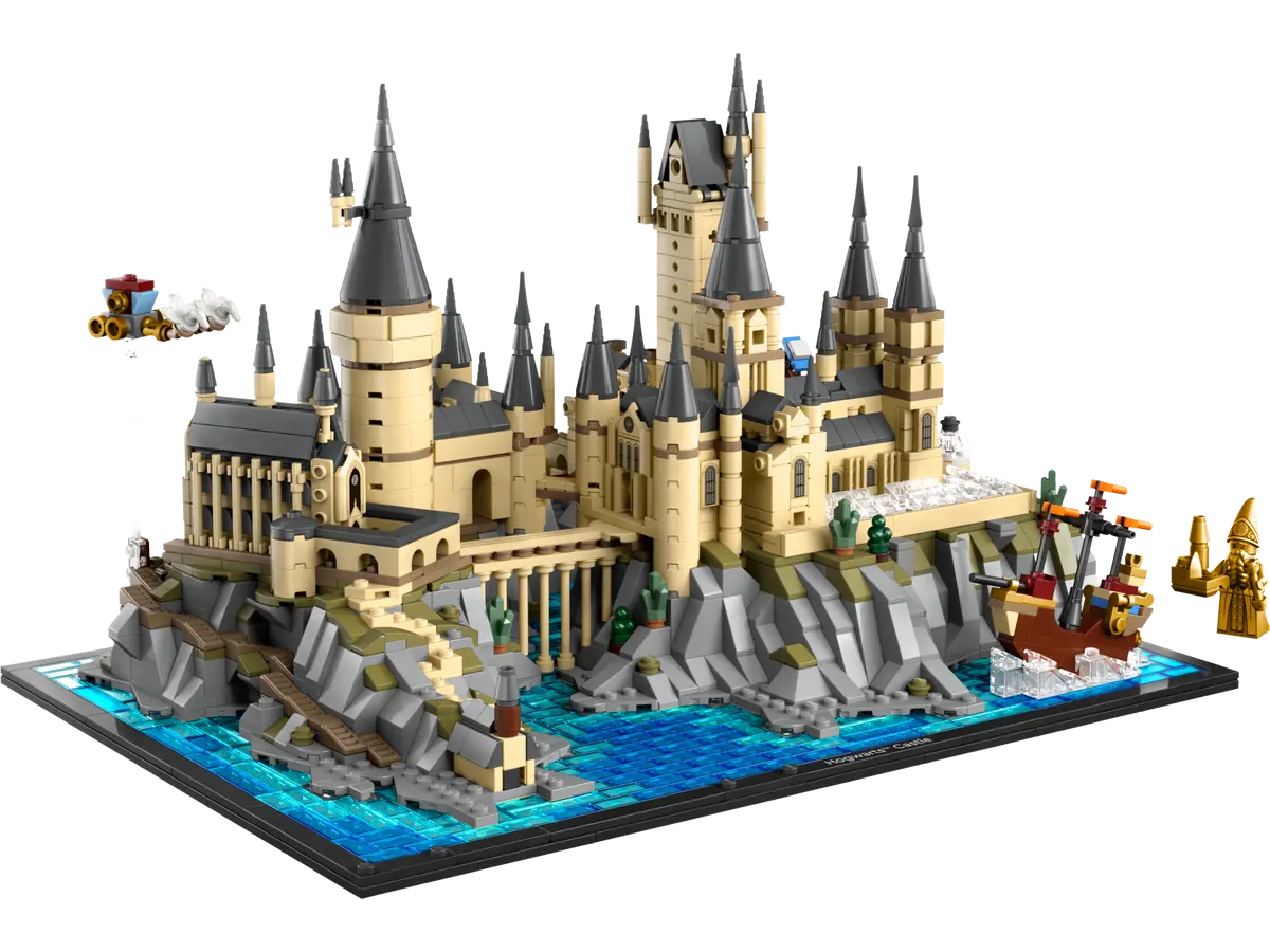 Hogwarts™ Castle and Grounds – Dreamworld LEGO Store