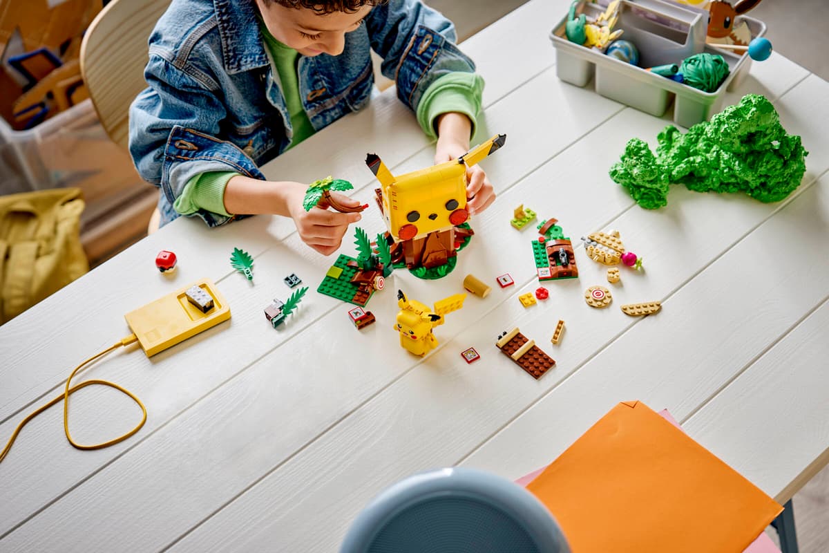SMART Play™: Training House with Pikachu