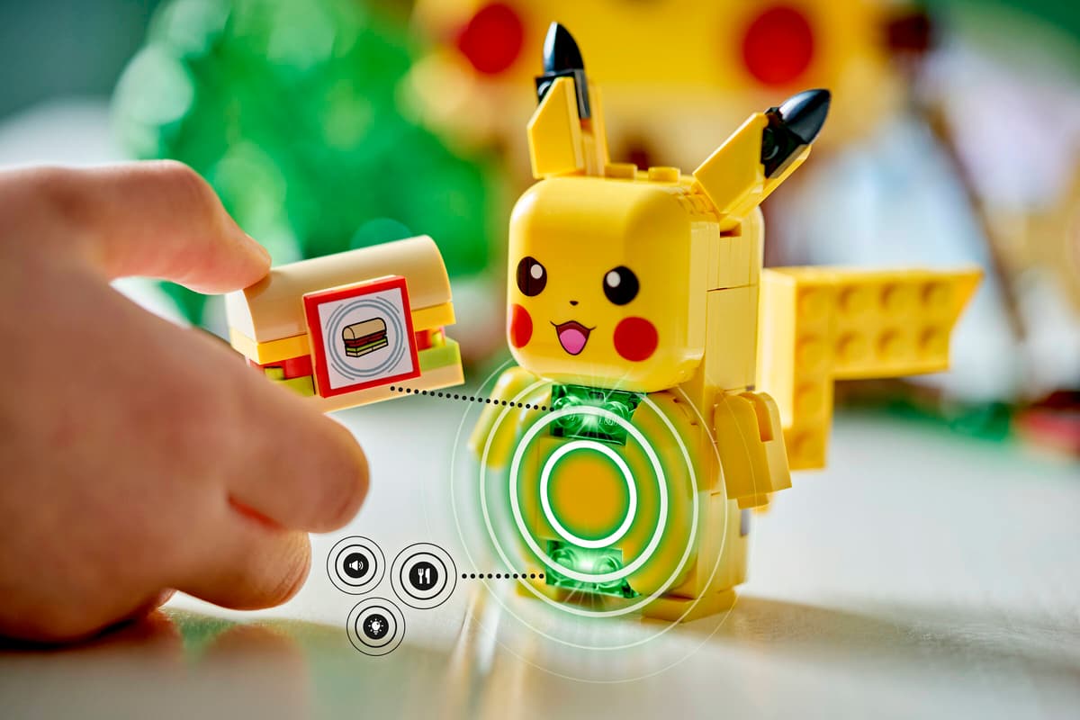 SMART Play™: Training House with Pikachu