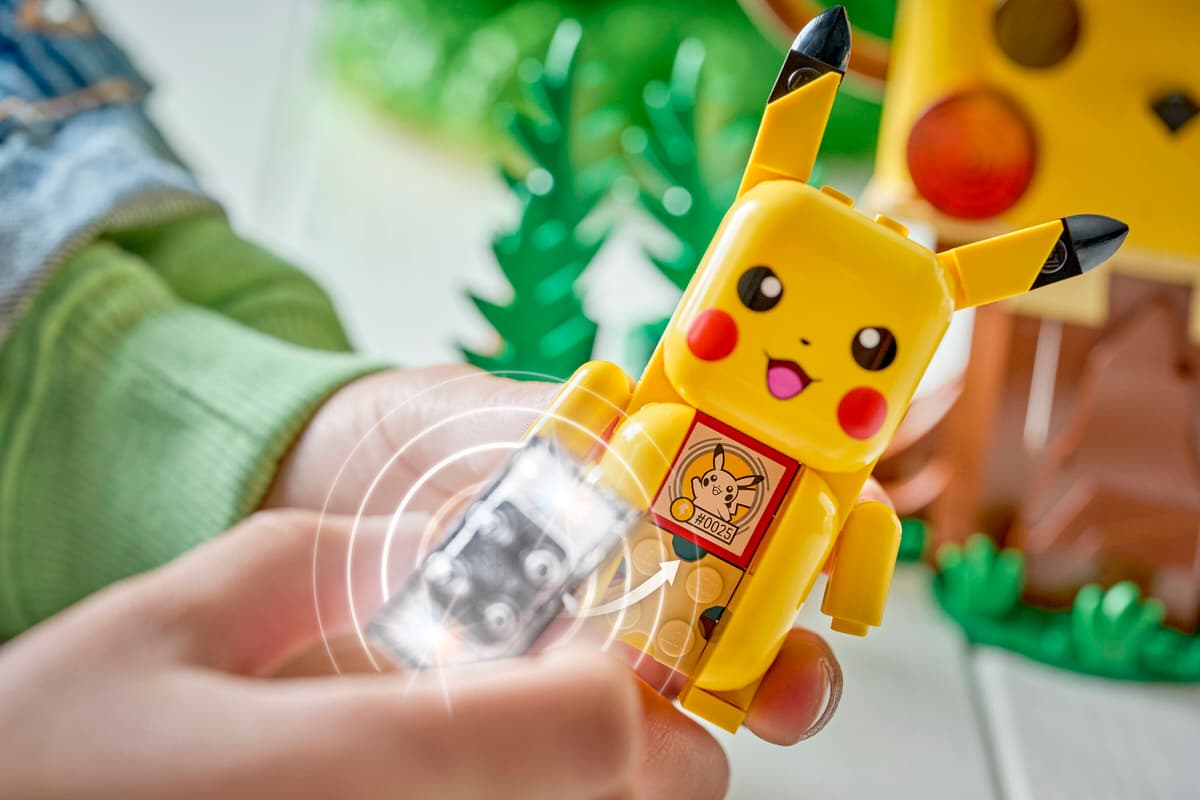 SMART Play™: Training House with Pikachu