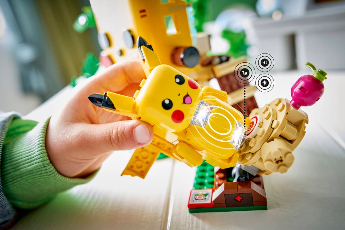 SMART Play™: Training House with Pikachu