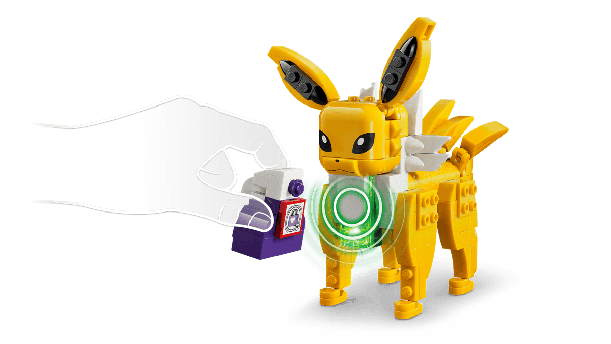 SMART Play™: Charizard vs. Jolteon Ultimate Battle