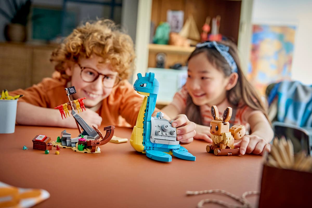 SMART Play™: Eevee and Lapras's Treasure Hunt