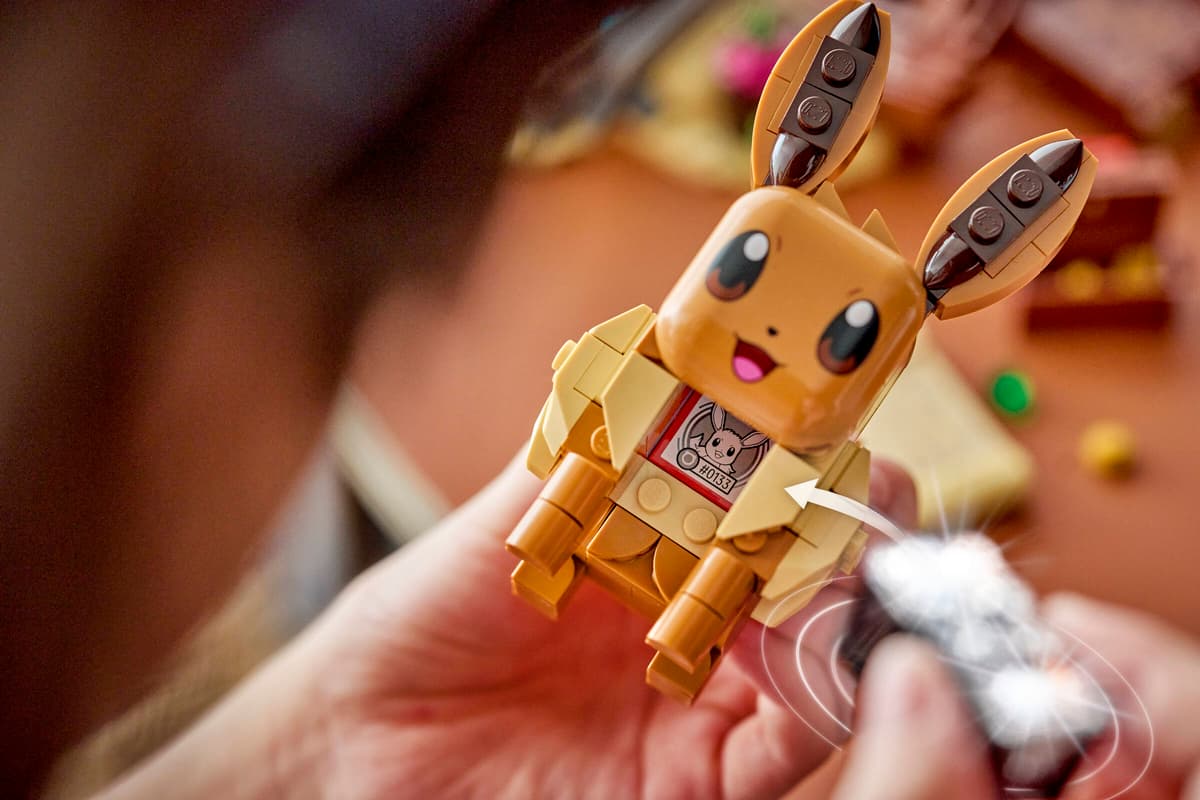SMART Play™: Eevee and Lapras's Treasure Hunt
