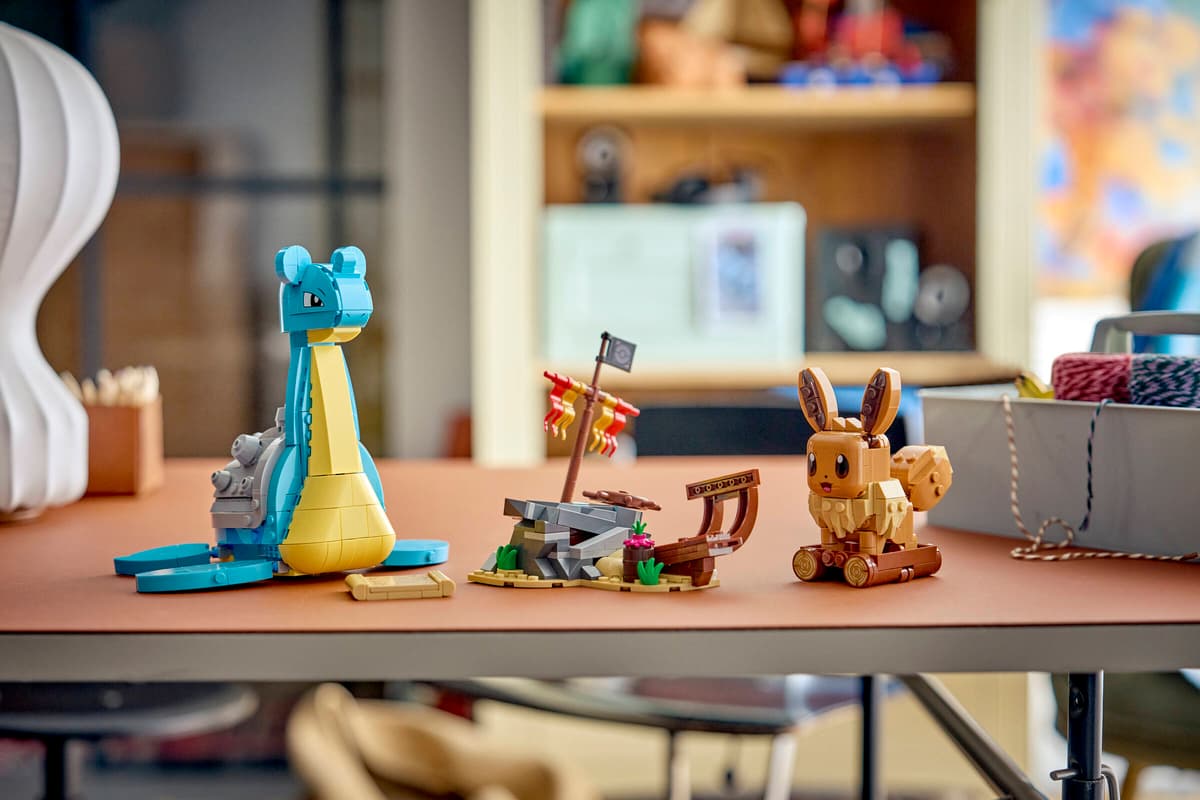 SMART Play™: Eevee and Lapras's Treasure Hunt
